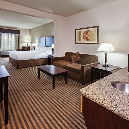 Holiday Inn Express & Suites Brady By Ihg Dış mekan fotoğraf
