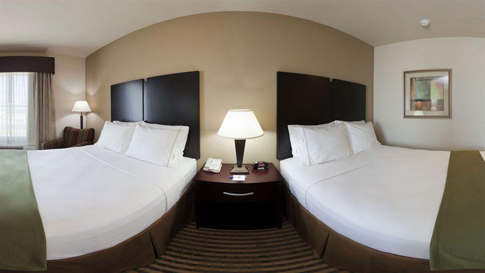 Holiday Inn Express & Suites Brady By Ihg Dış mekan fotoğraf