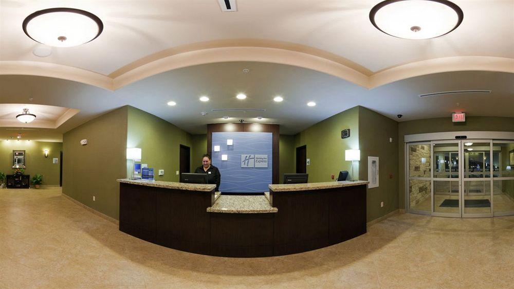 Holiday Inn Express & Suites Brady By Ihg Dış mekan fotoğraf