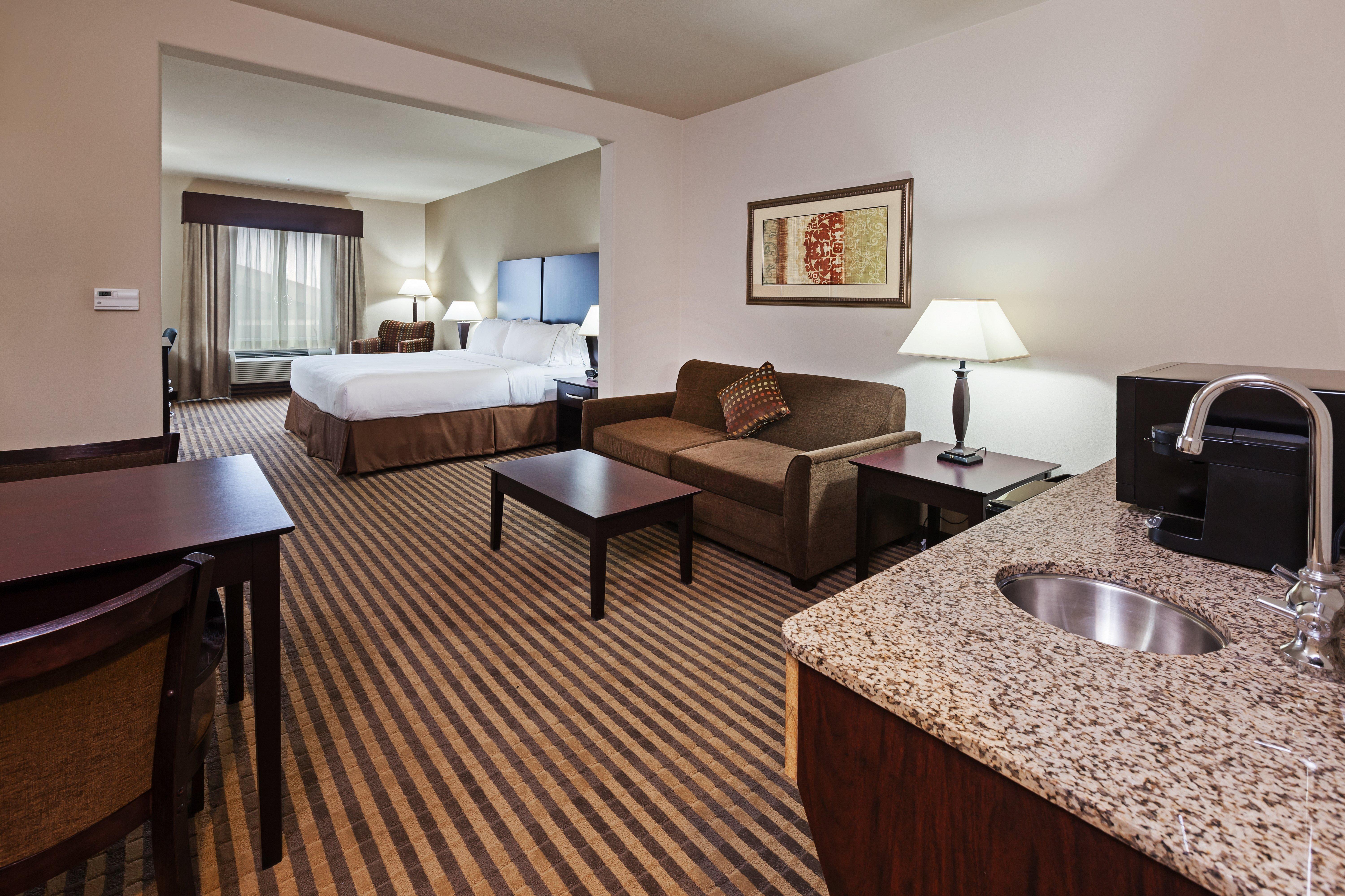 Holiday Inn Express & Suites Brady By Ihg Dış mekan fotoğraf