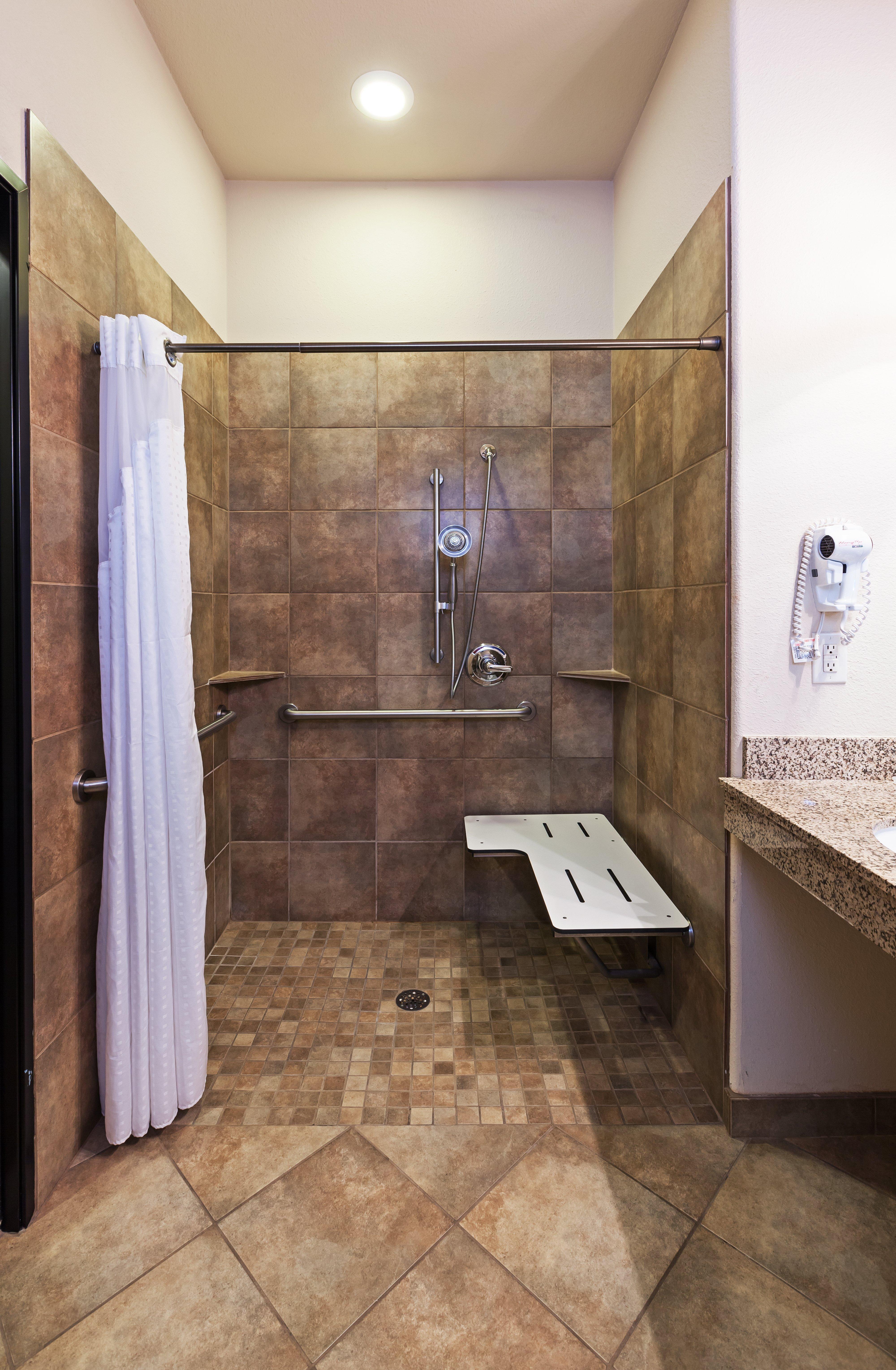 Holiday Inn Express & Suites Brady By Ihg Dış mekan fotoğraf
