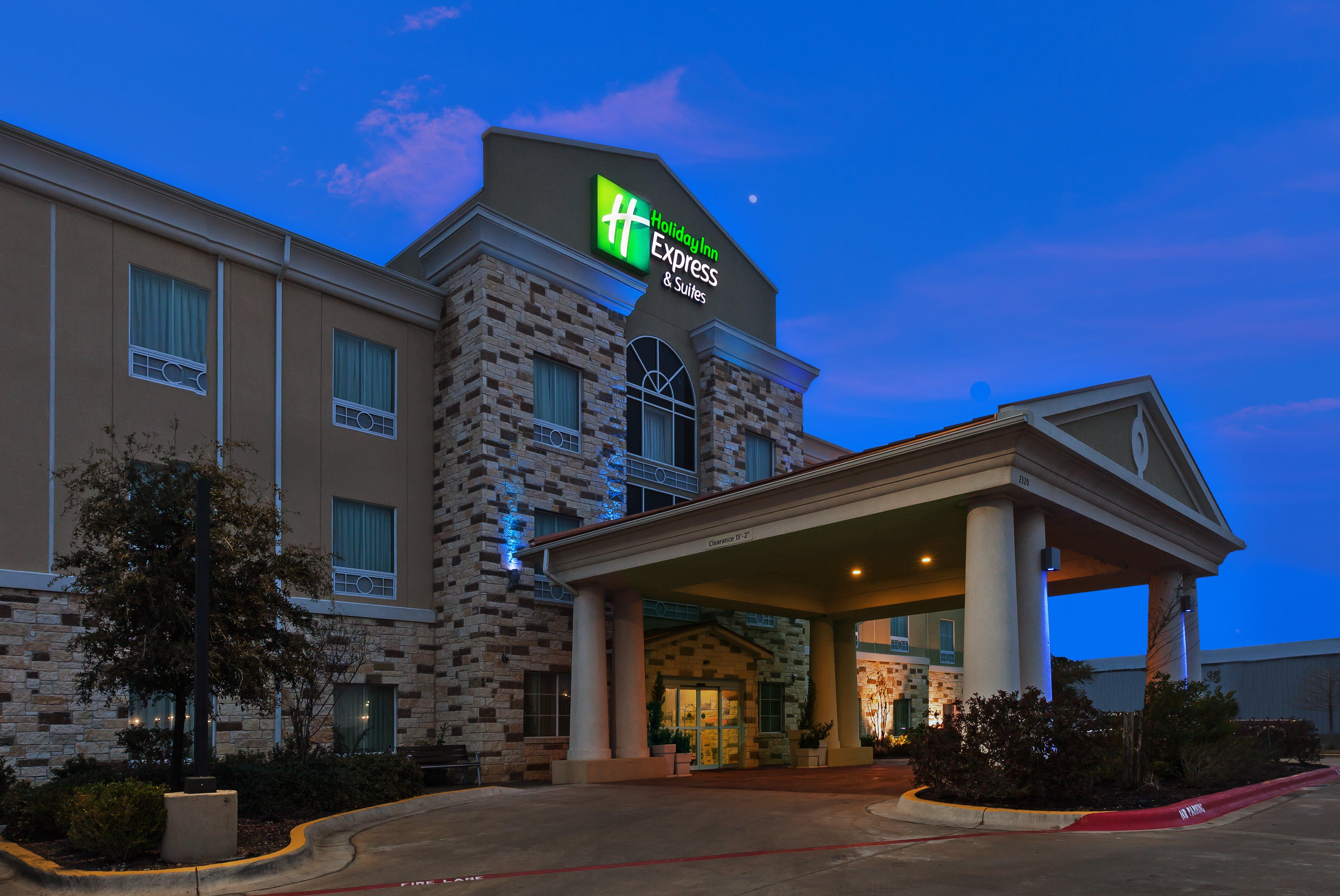 Holiday Inn Express & Suites Brady By Ihg Dış mekan fotoğraf
