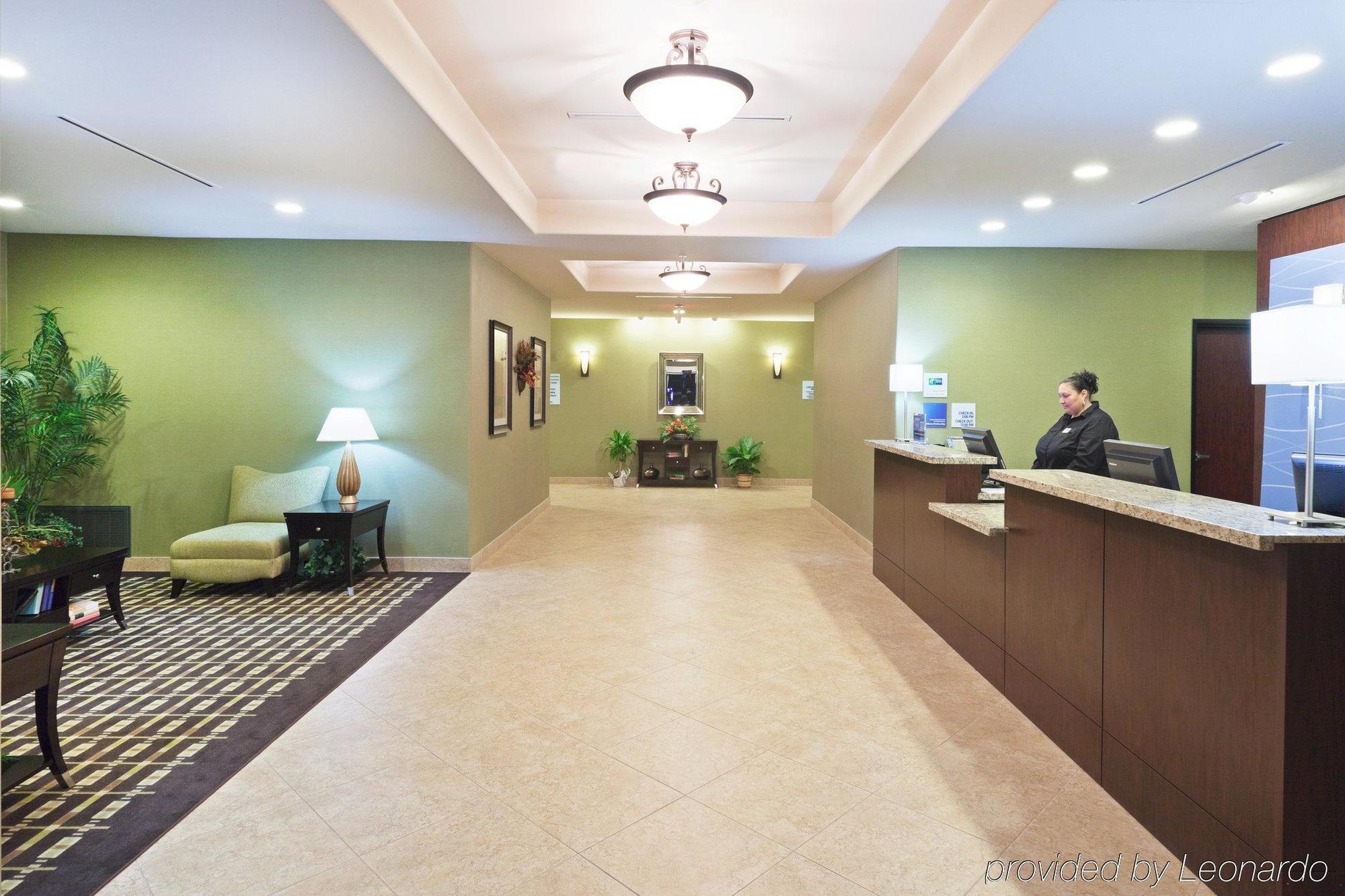 Holiday Inn Express & Suites Brady By Ihg Dış mekan fotoğraf