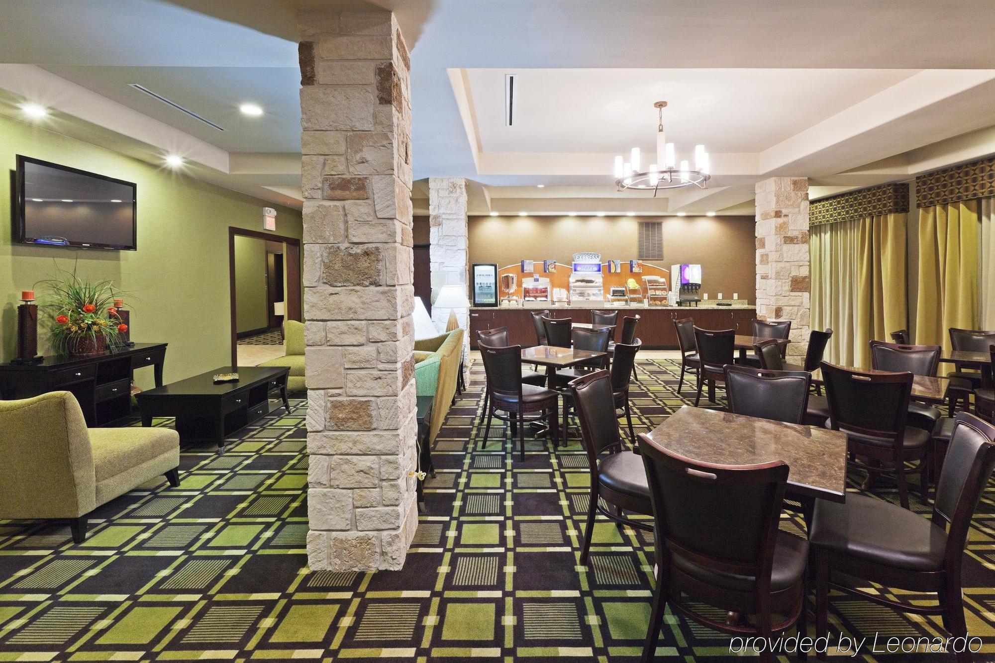Holiday Inn Express & Suites Brady By Ihg Restoran fotoğraf