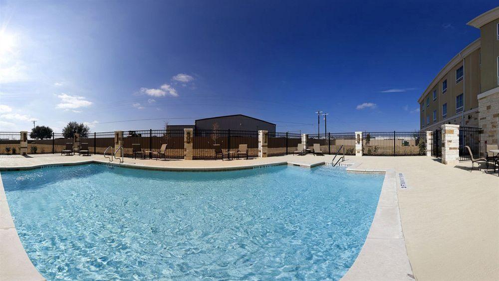 Holiday Inn Express & Suites Brady By Ihg Dış mekan fotoğraf