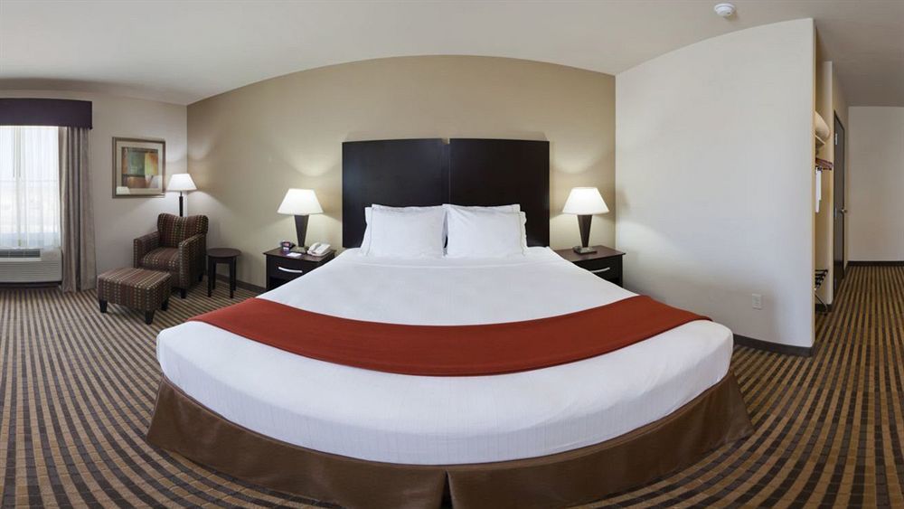 Holiday Inn Express & Suites Brady By Ihg Dış mekan fotoğraf